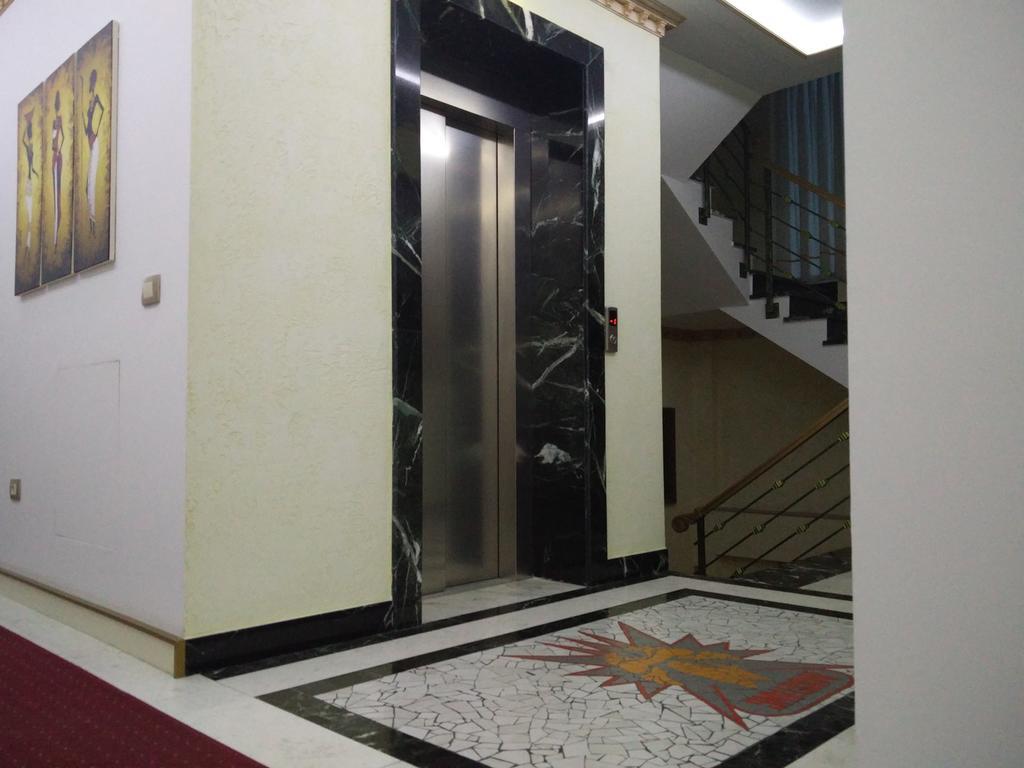 Hotel Mustang Vasqarr エクステリア 写真
