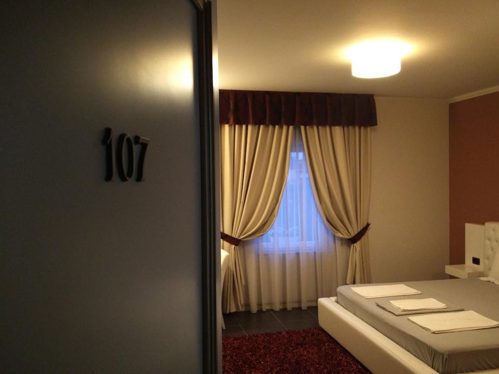 Hotel Mustang Vasqarr エクステリア 写真